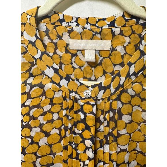 Banana Republic Yellow Abstract Print Button-Up Blouse - Size Medium - Picture 2 of 4